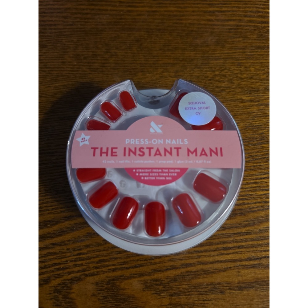 Olive & June The Instant Mani‎ Press-On Nails Extra Short Squoval CV Red